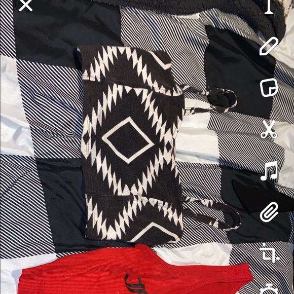 Four crops tops - Picture 4 of 4